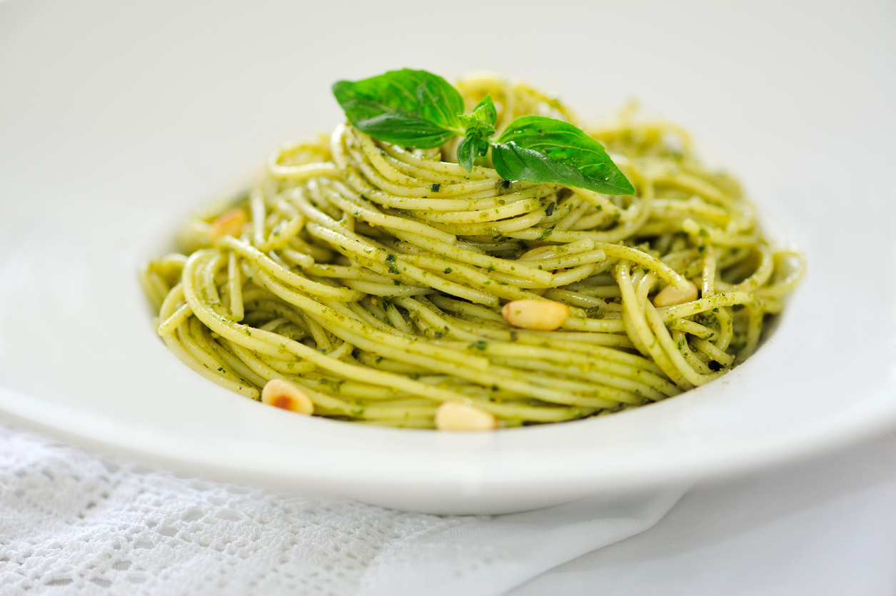 Linguine with pesto